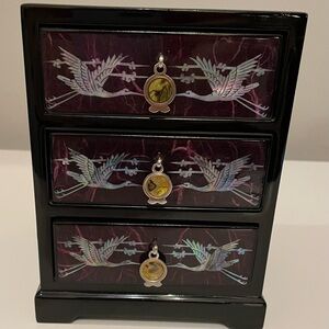 Black Lacquer Jewelry Box with Inlay of Mother of Pearl Cranes